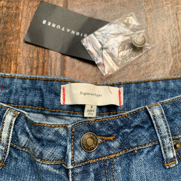 Signature Eight Medium Distressed Boyfriend Jeans - Picture 7 of 9